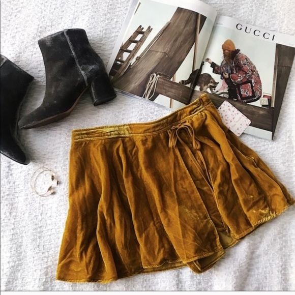 Free People Dresses & Skirts - NWT Free People Velvet skort size 10